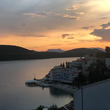 Πανσιόν Njavro 3*